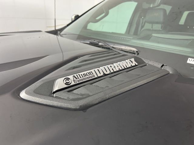 Used 2024 Chevrolet Silverado 3500 High Country w/ Technology Package image 5