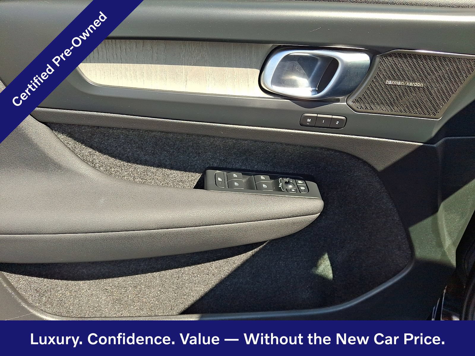 Certified 2024 Volvo XC40 B5 Plus w/ Climate Package AWD/4WD image 13