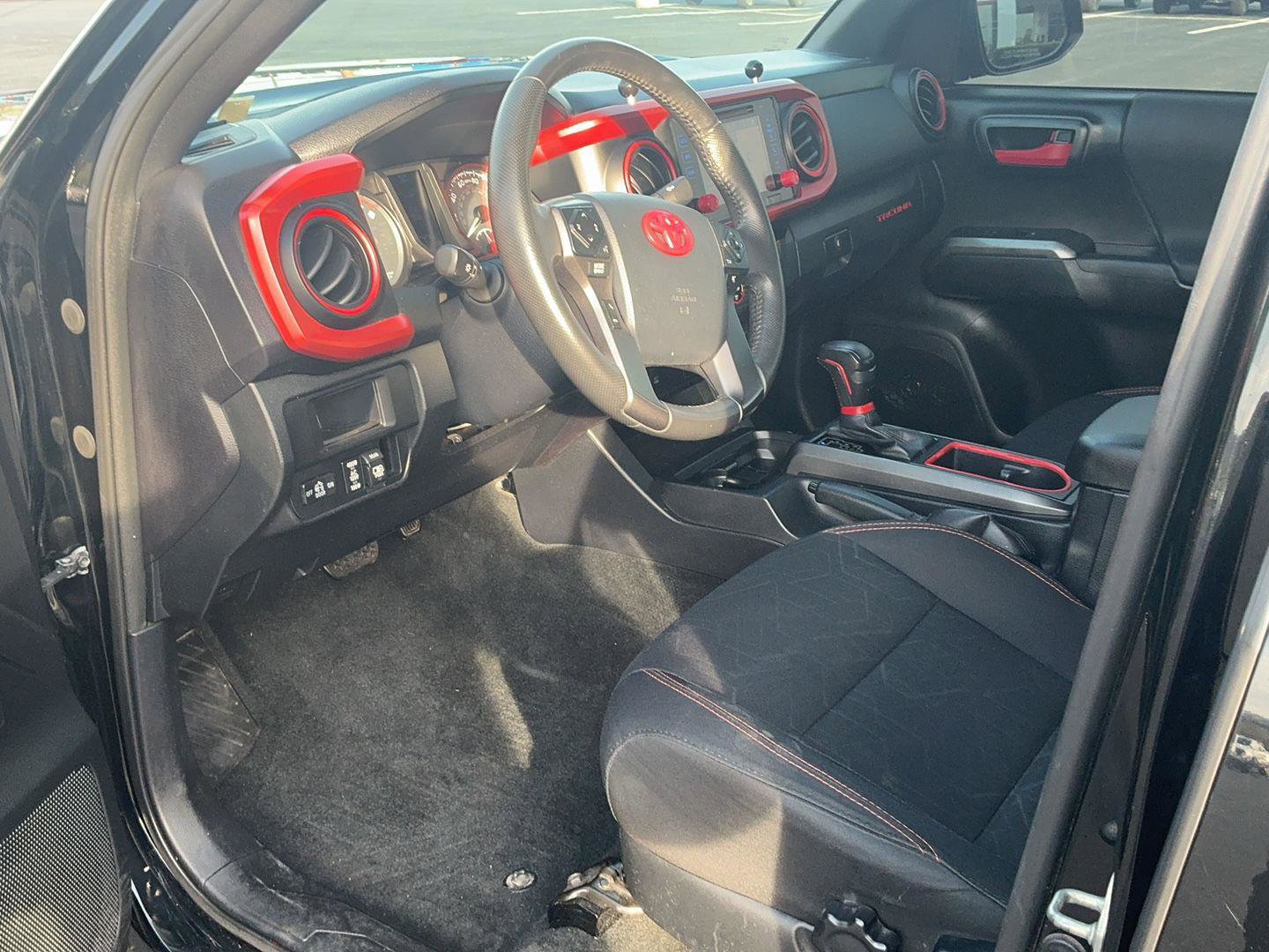 Used 2017 Toyota Tacoma TRD Off-Road w/ Tow Package (A/T) image 24