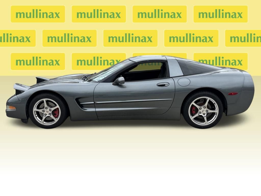 Used 2003 Chevrolet Corvette Coupe w/ Preferred Equipment Group image 11
