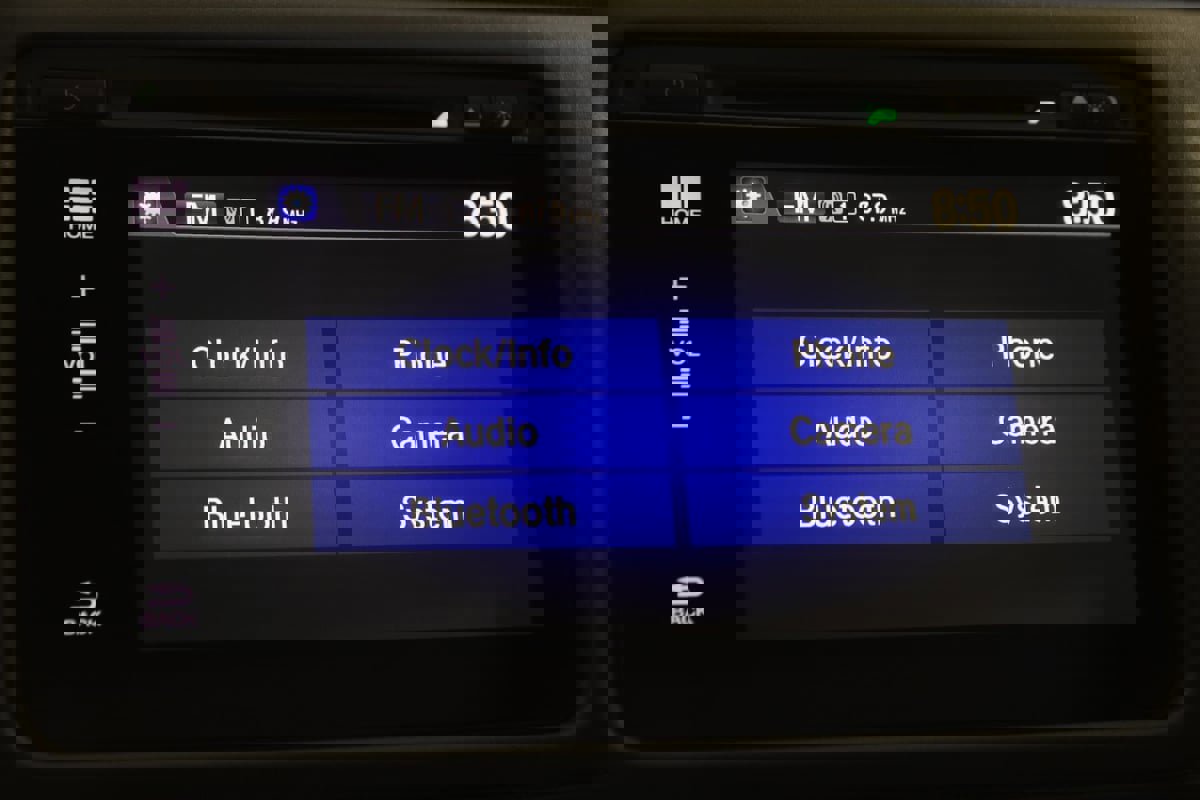 Used 2018 Honda HR-V EX image 29