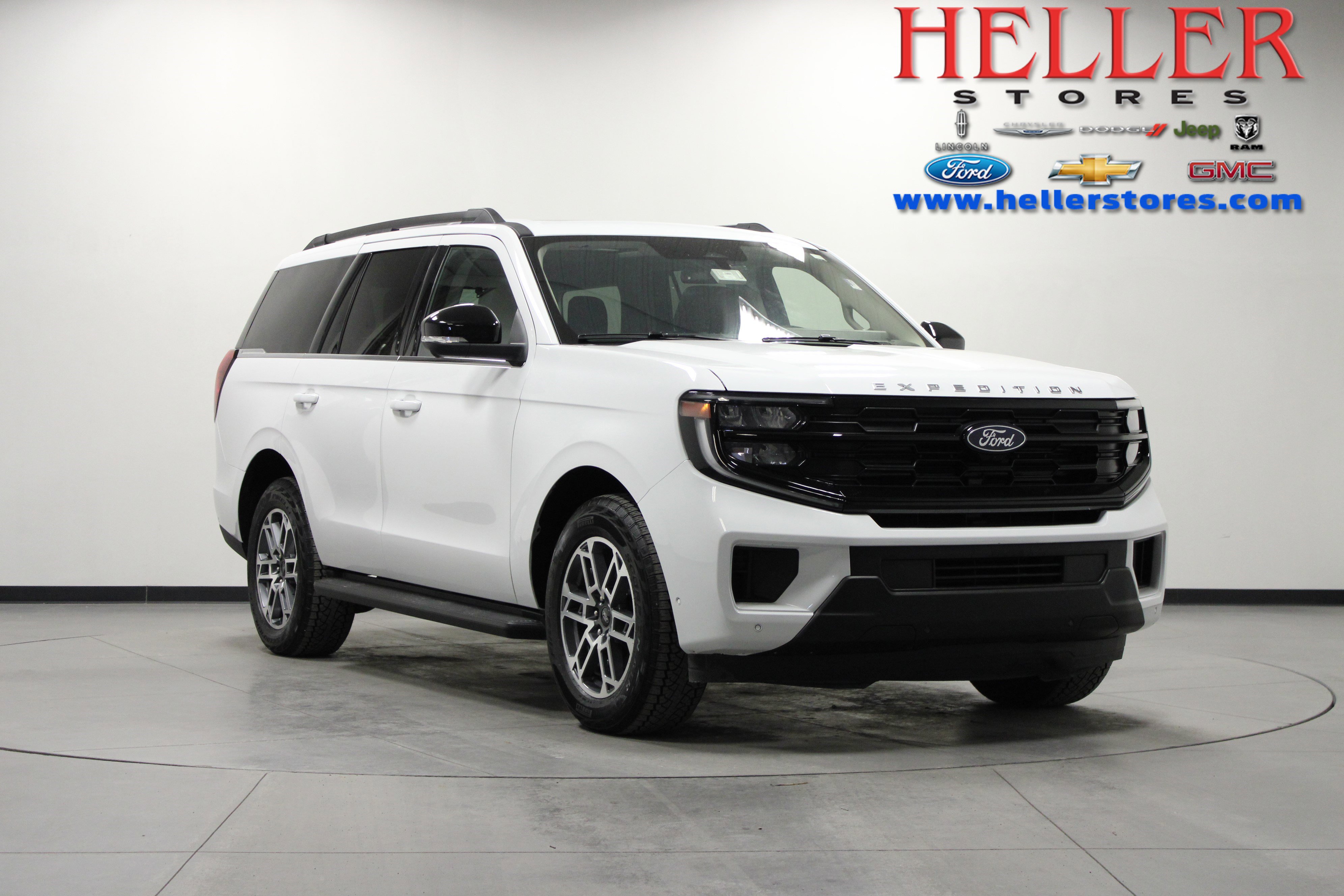 Used 2025 Ford Expedition Active image 1