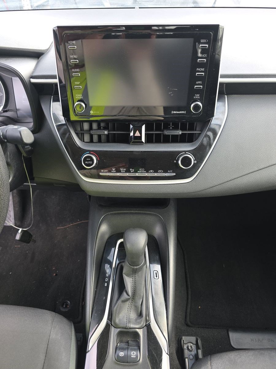 Used 2021 Toyota Corolla LE FWD image 13