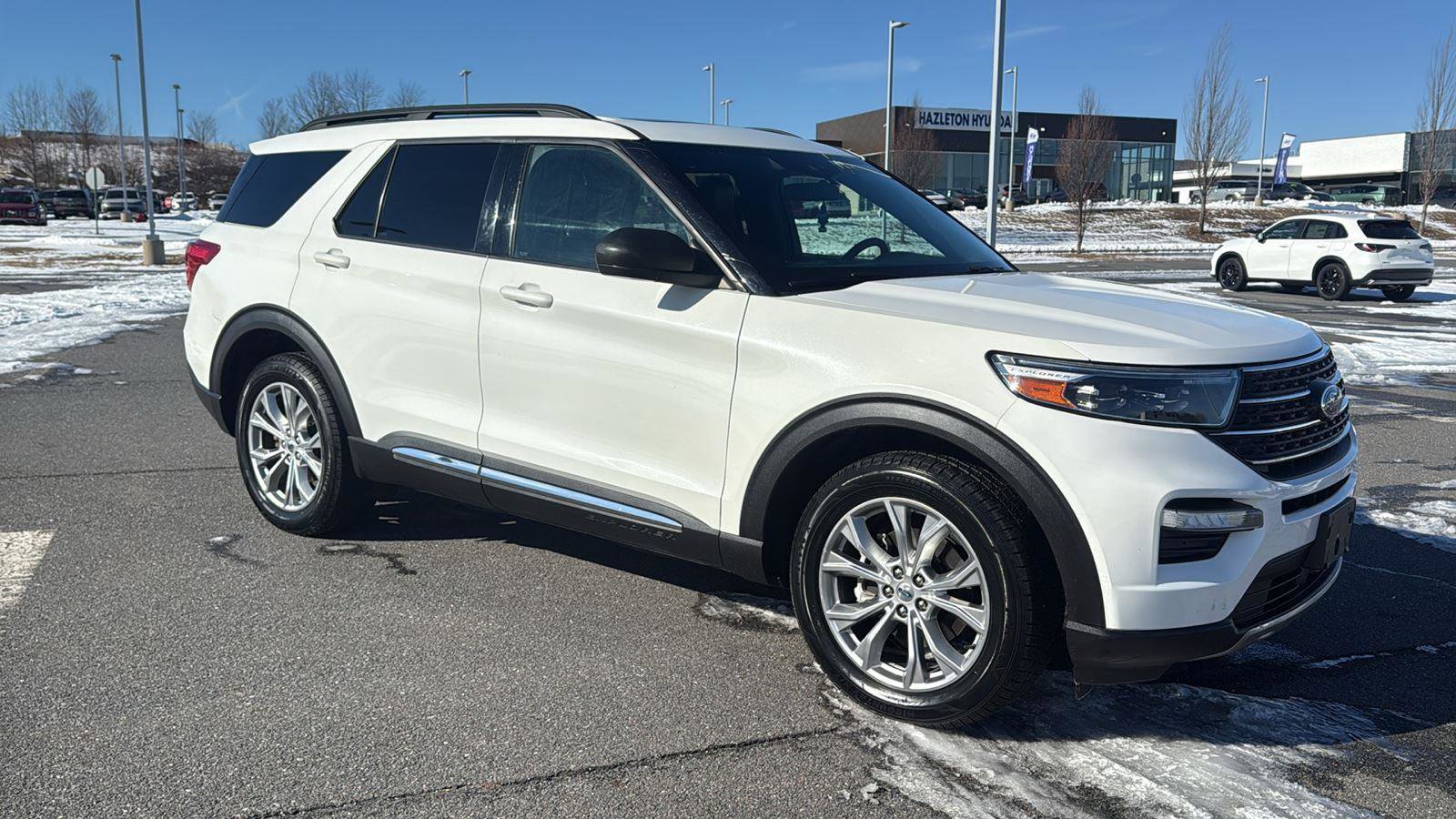 Used 2020 Ford Explorer XLT w/ Equipment Group 202A image 2