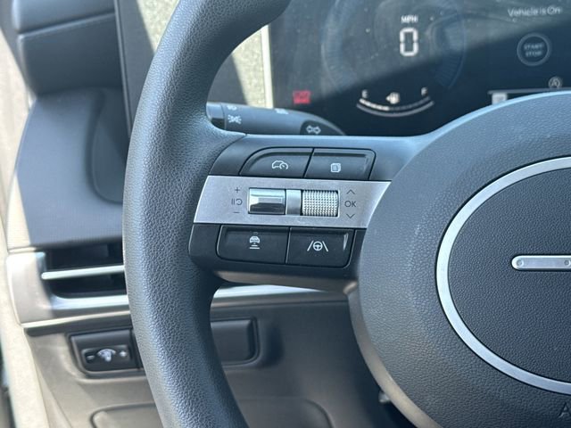 Certified 2025 Hyundai Tucson SE image 24