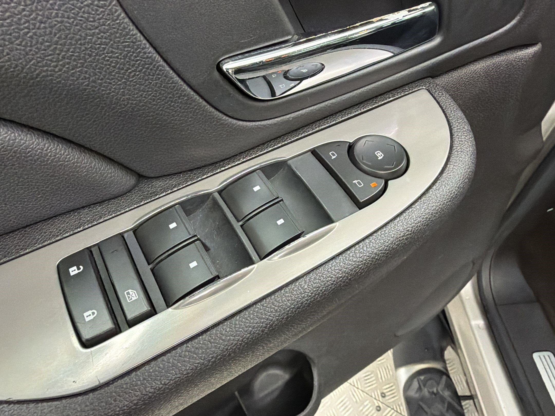 Used 2008 Chevrolet Tahoe LT RWD image 12