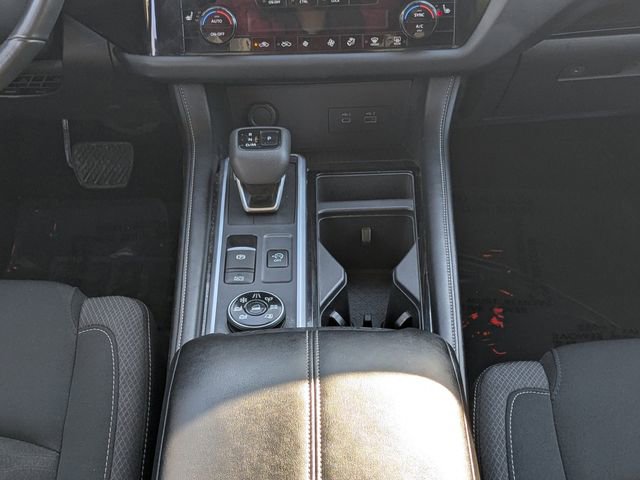 Used 2025 Nissan Pathfinder SV image 18