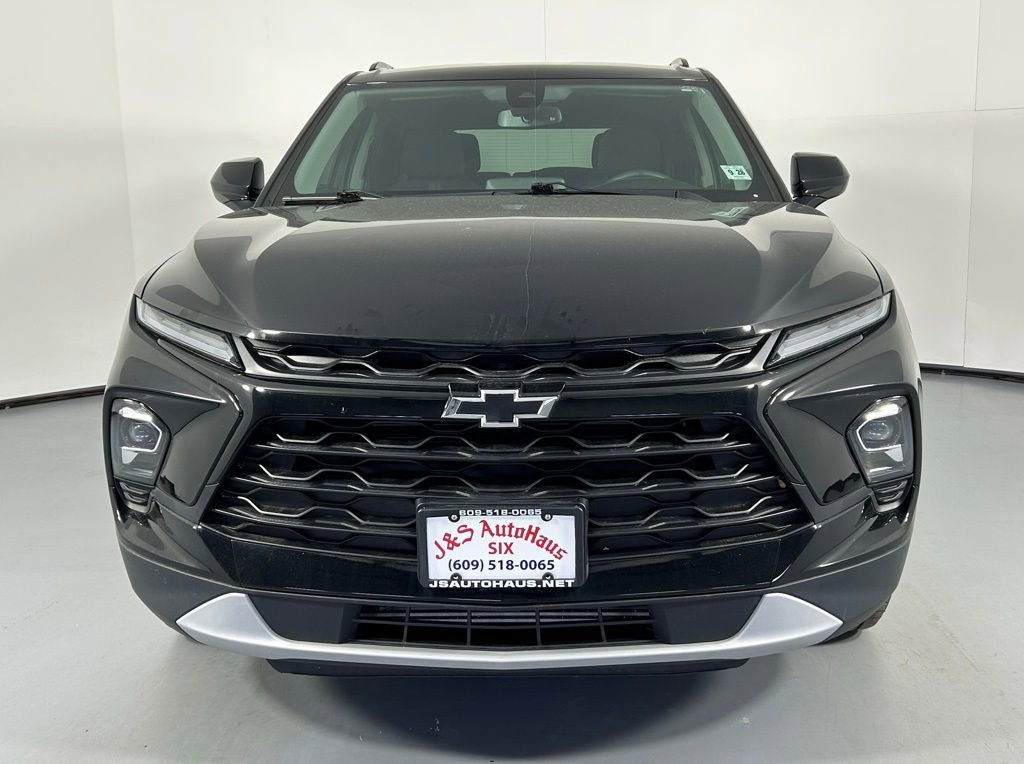 Used 2024 Chevrolet Blazer LT w/ Convenience Package AWD/4WD image 2