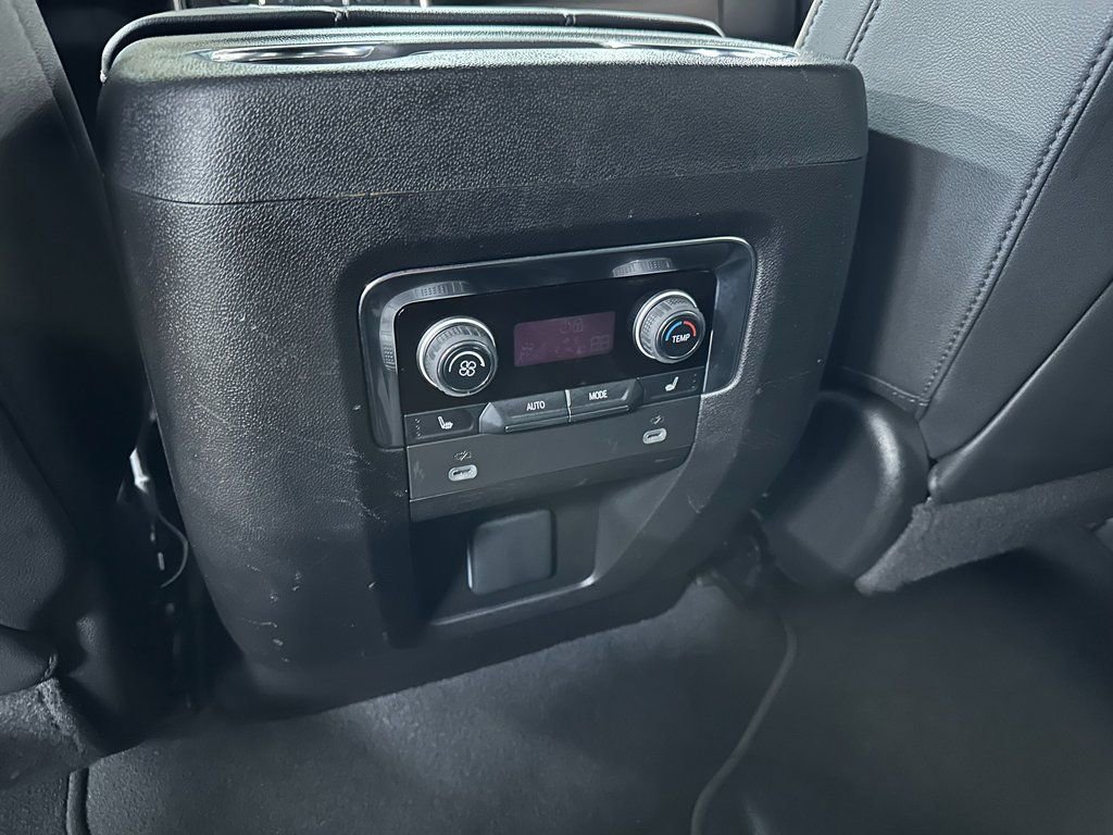 Used 2024 Chevrolet Tahoe Premier AWD/4WD image 36