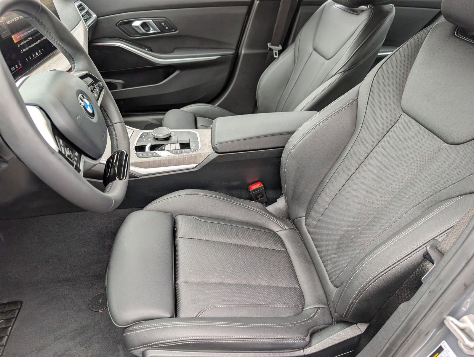 Used 2025 BMW 330i Sedan image 5