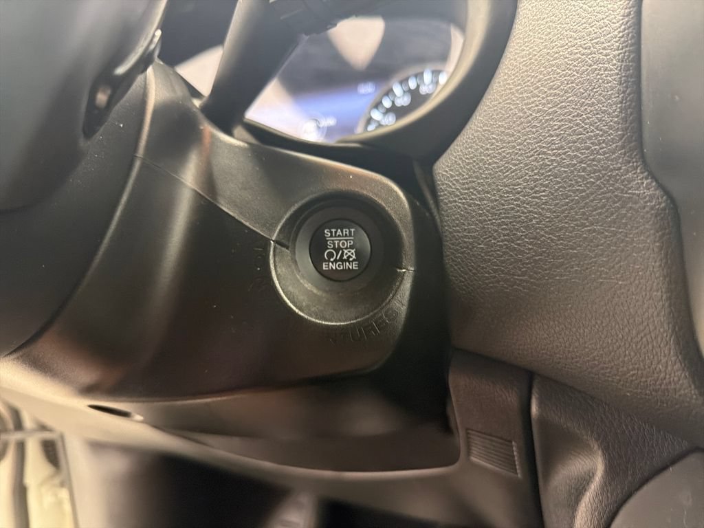 Certified 2022 Jeep Renegade Altitude w/ Convenience Group AWD/4WD image 24