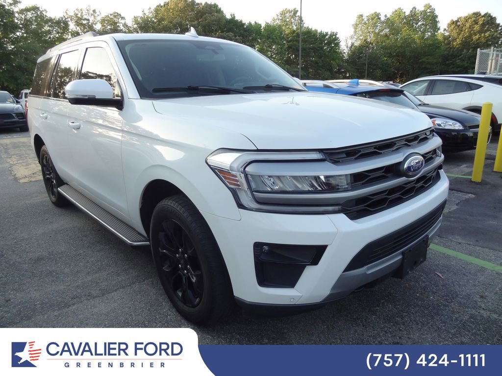 Used 2023 Ford Expedition XLT AWD/4WD image 2