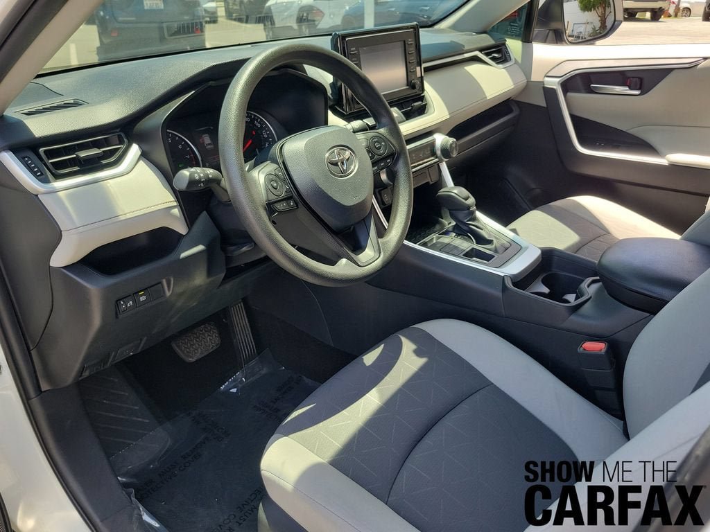 Used 2019 Toyota RAV4 XLE AWD/4WD image 18
