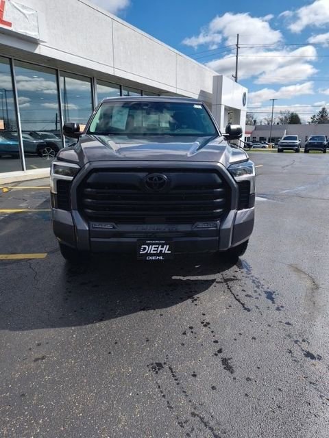 Used 2022 Toyota Tundra SR5 AWD/4WD image 3