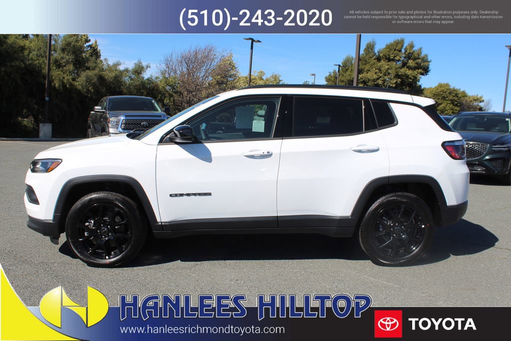 Used 2026 Jeep Compass Latitude image 2