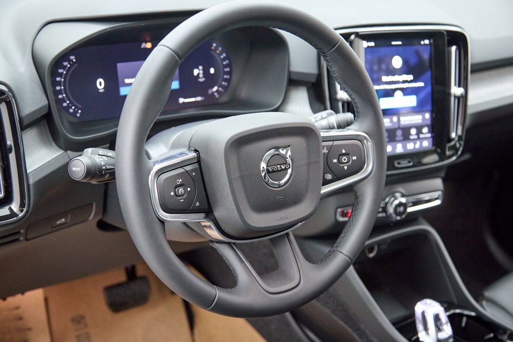 New 2026 Volvo XC40 B5 Ultra w/ Climate Package image 13