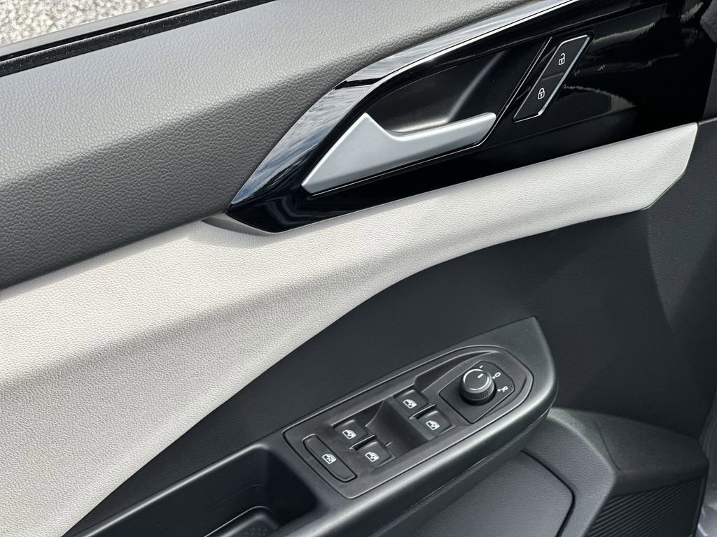 New 2025 Volkswagen Taos S image 13