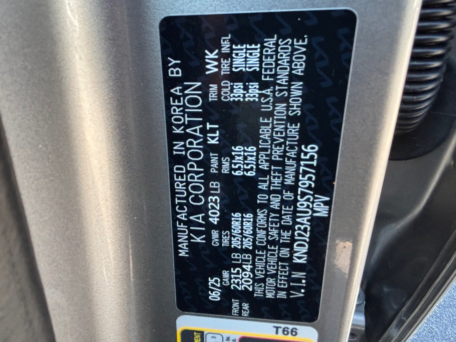 Used 2025 Kia Soul LX w/ LX Technology Package FWD image 32