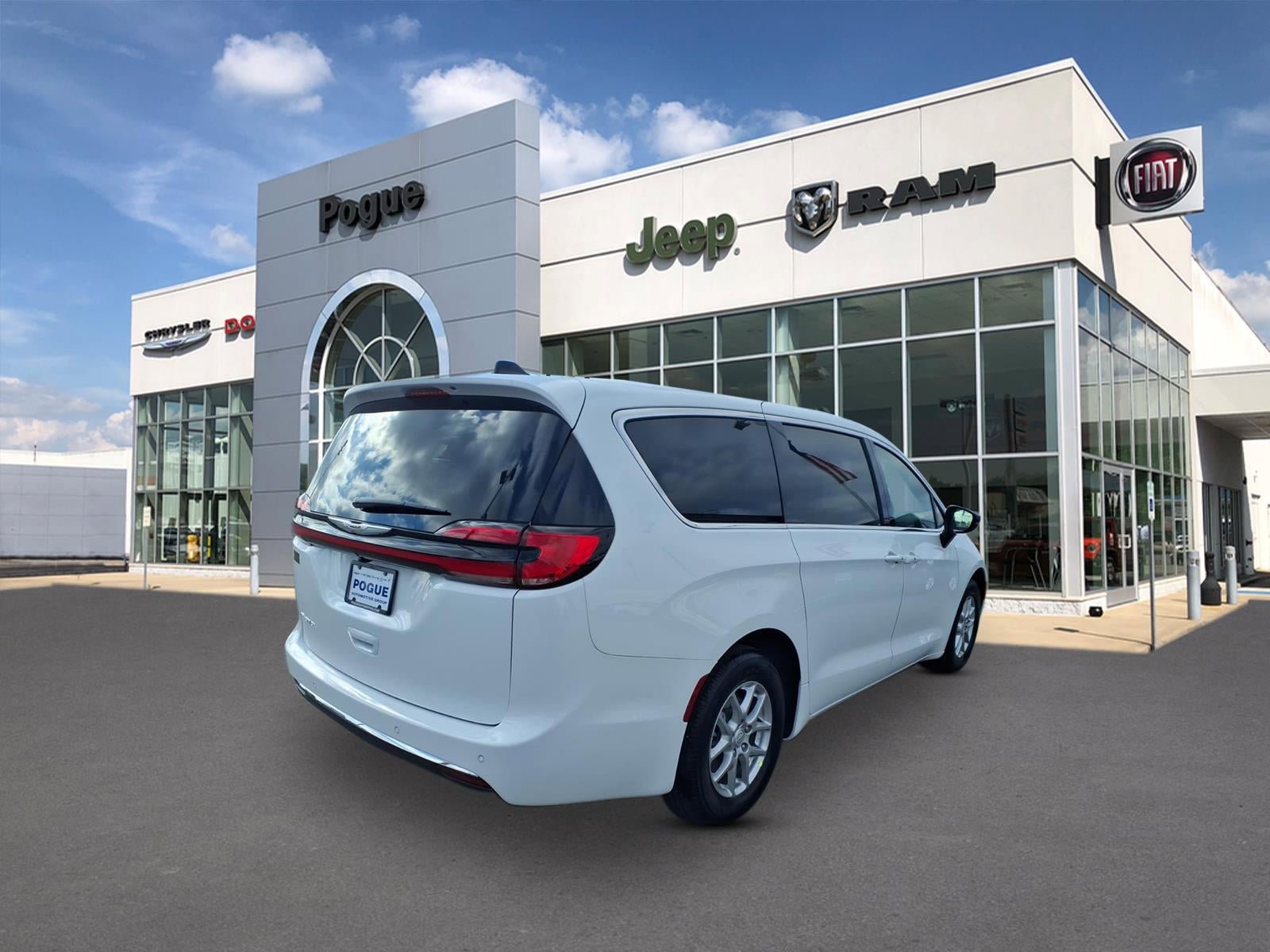 New 2026 Chrysler Pacifica Select FWD image 2