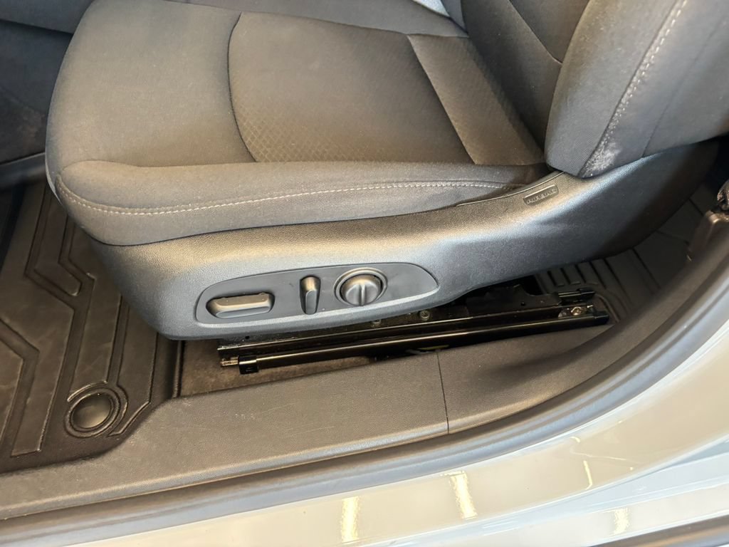 Used 2020 Chevrolet Malibu LS w/ Driver Confidence Package II FWD image 14