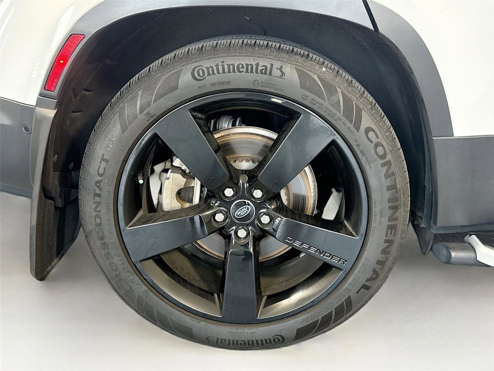 Used 2023 Land Rover Defender 130 S image 38