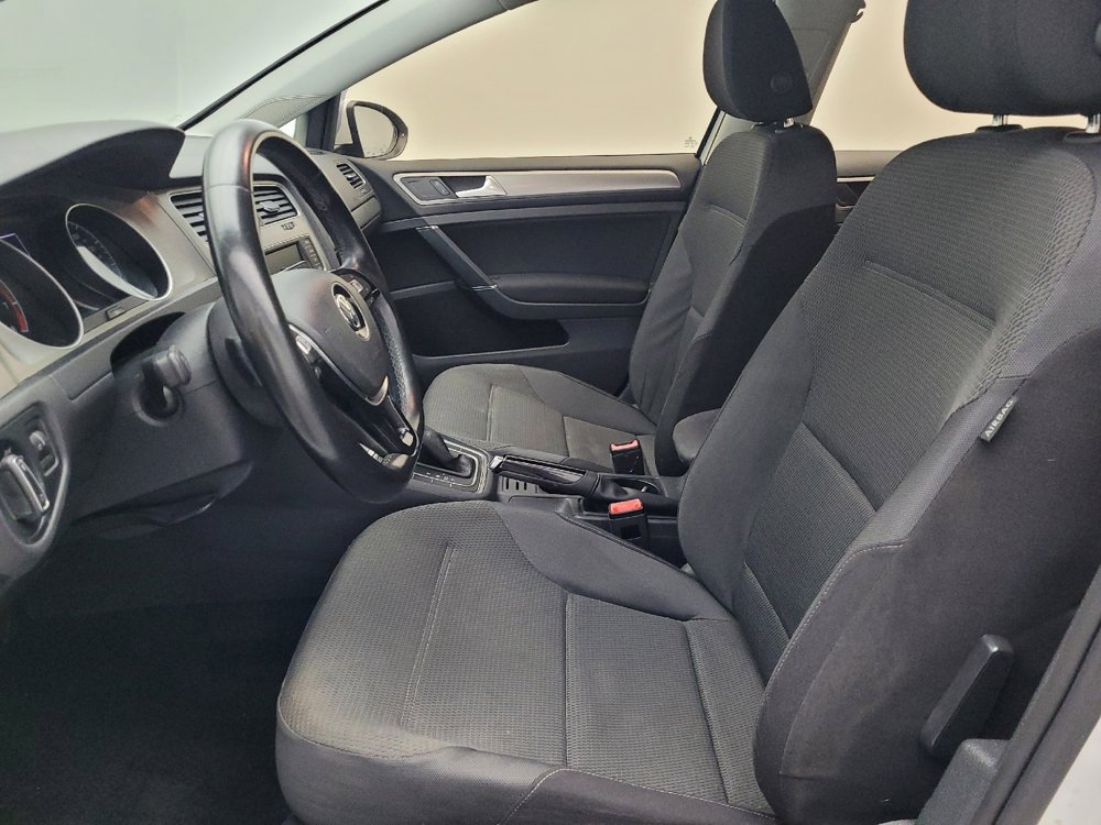 Used 2016 Volkswagen Golf S image 17