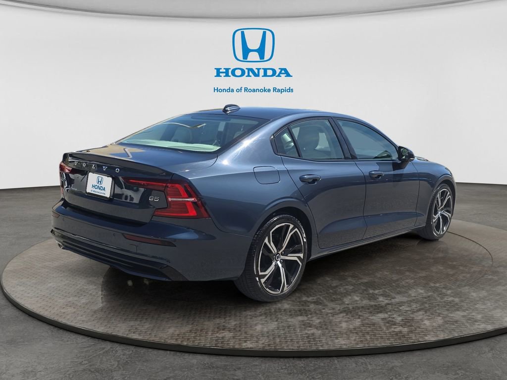 Used 2024 Volvo S60 B5 Core FWD image 5