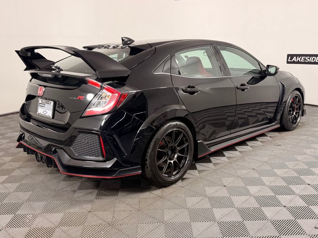 Used 2017 Honda Civic Type R image 6