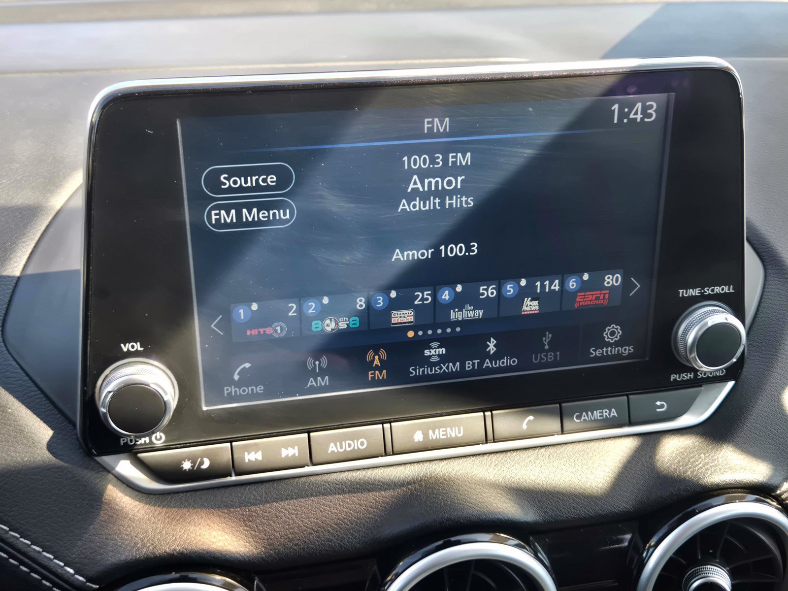 Used 2025 Nissan Sentra SV FWD image 18