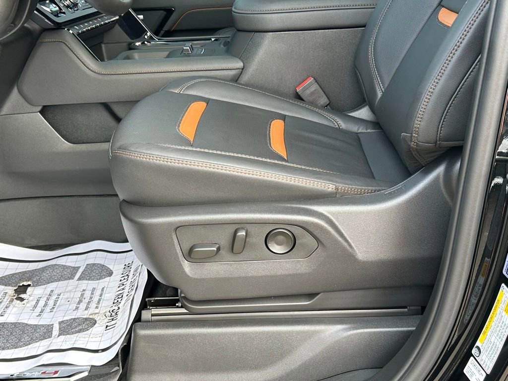 Used 2025 GMC Sierra 2500 AT4 w/ AT4 Premium Plus Package image 31