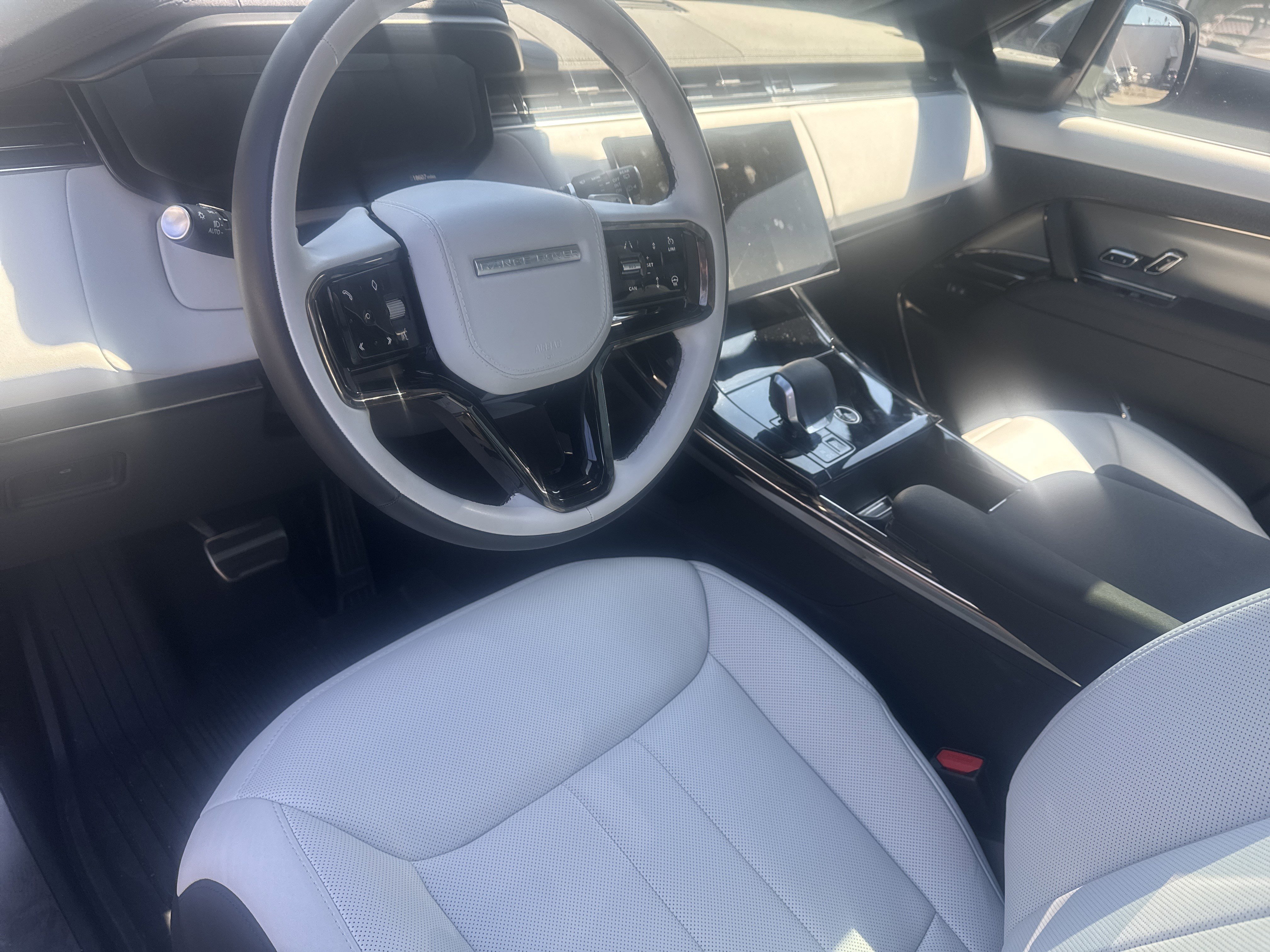Used 2024 Land Rover Range Rover Sport Dynamic SE image 18