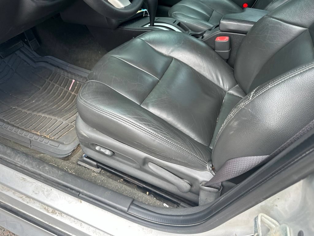 Used 2004 Pontiac Grand Prix GT w/ Drivers Package FWD image 14