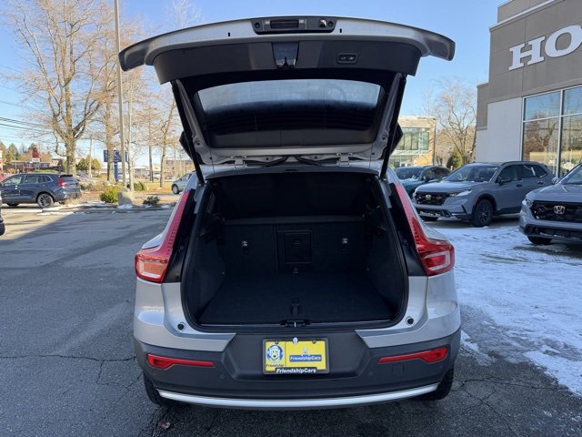 Used 2023 Volvo XC40 B5 Plus image 58