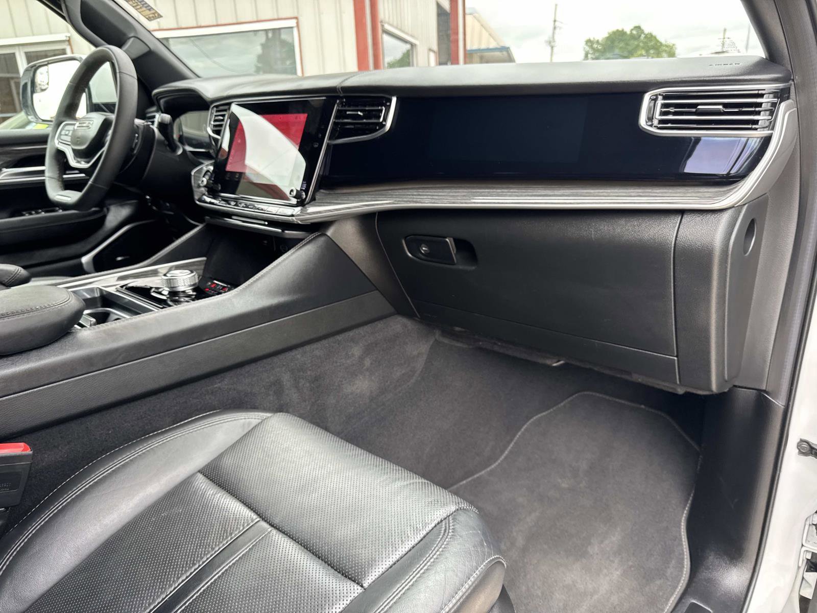Used 2022 Jeep Wagoneer Series II w/ Flexible Seating Group RWD image 12