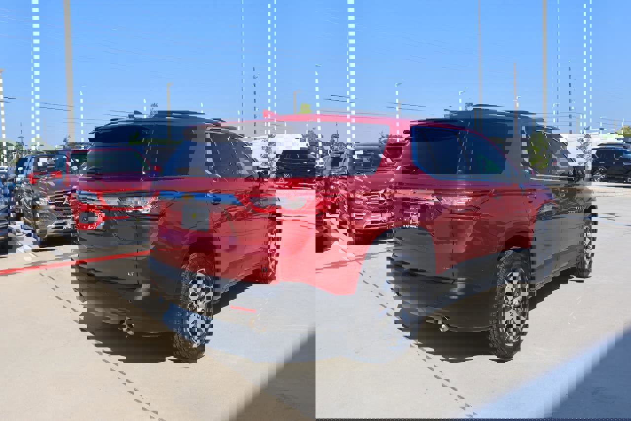 Used 2019 Chevrolet Traverse LT w/ LT Premium Package image 5