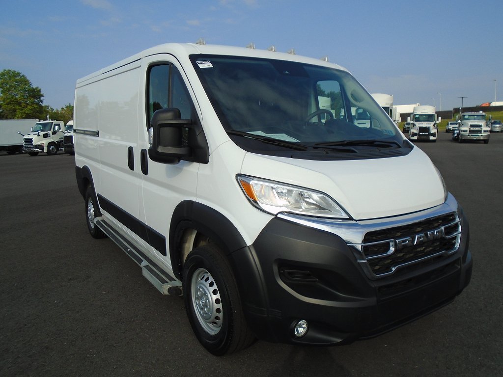 Used 2025 RAM ProMaster 2500 w/ U-Haul Equipment Group FWD image 2