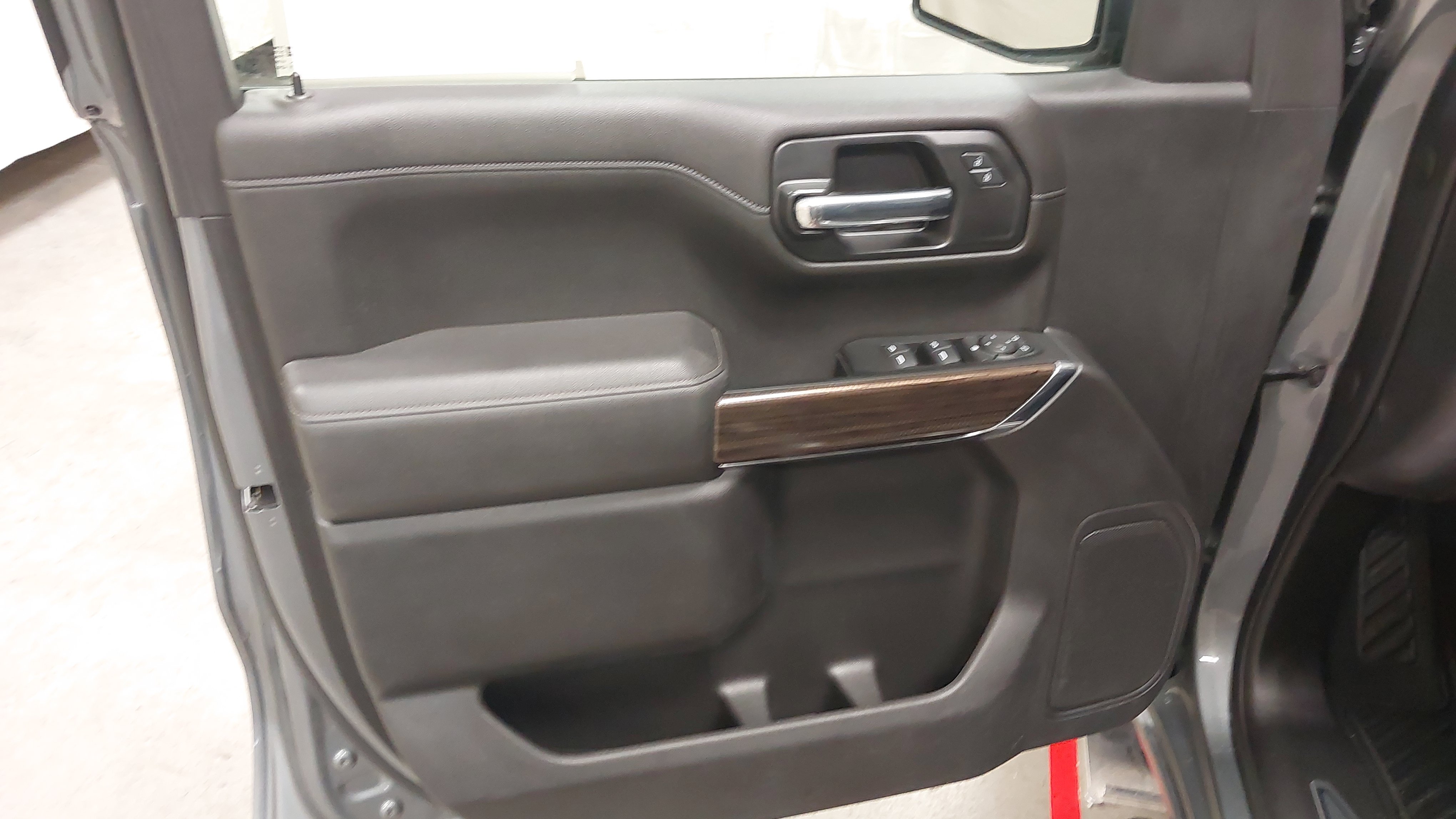 Used 2021 Chevrolet Silverado 1500 LT AWD/4WD image 24