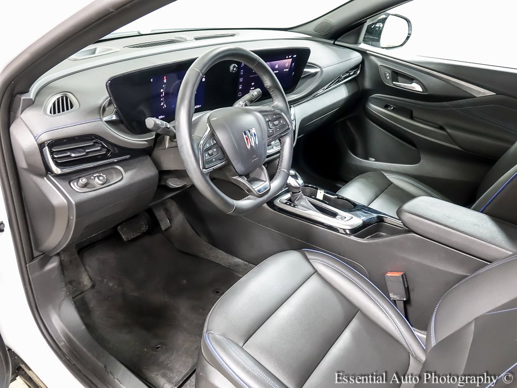 Used 2025 Buick Envista Sport Touring image 10