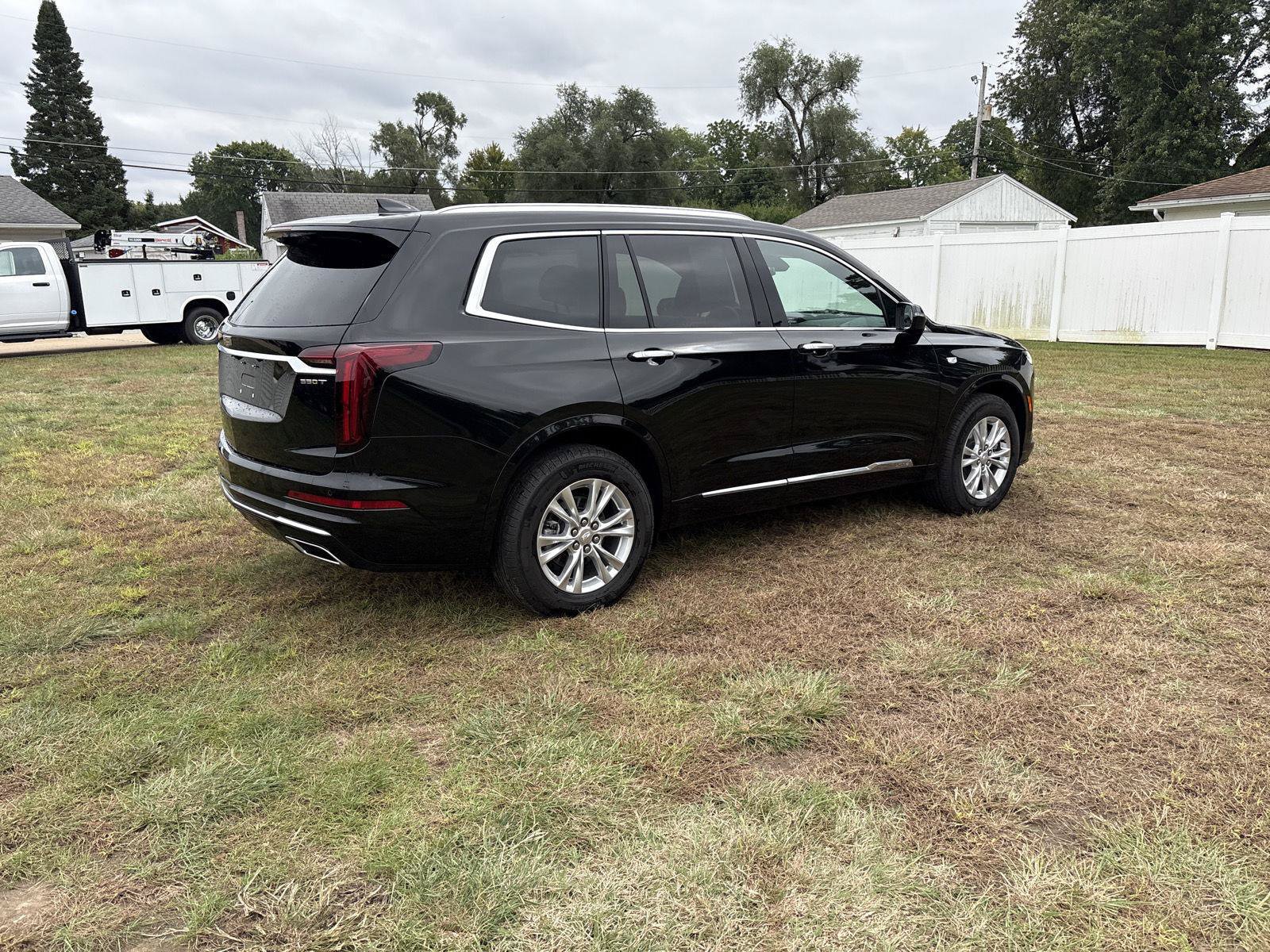 Used 2025 Cadillac XT6 Luxury FWD image 5