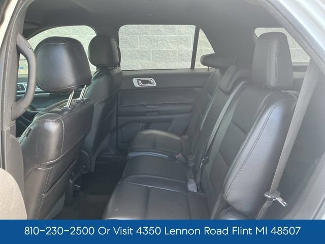 Used 2015 Ford Explorer XLT w/ Equipment Group 202B AWD/4WD image 25