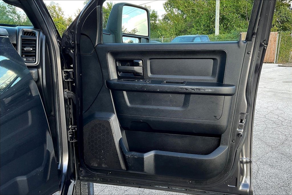 Used 2024 RAM 3500 Tradesman w/ Chrome Appearance Group AWD/4WD image 19