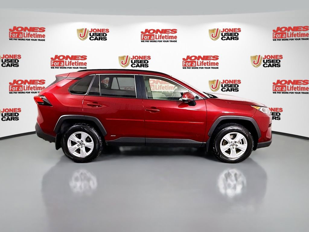 Certified 2021 Toyota RAV4 XLE w/ Convenience Package image 18