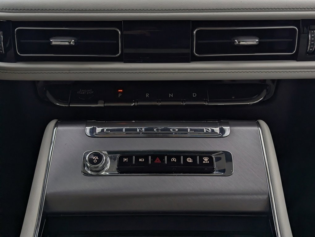 Used 2025 Lincoln Aviator AWD w/ Equipment Group 101A image 36