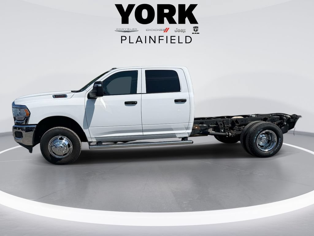 Used 2023 RAM 3500 Tradesman w/ Chrome Appearance Group AWD/4WD image 7