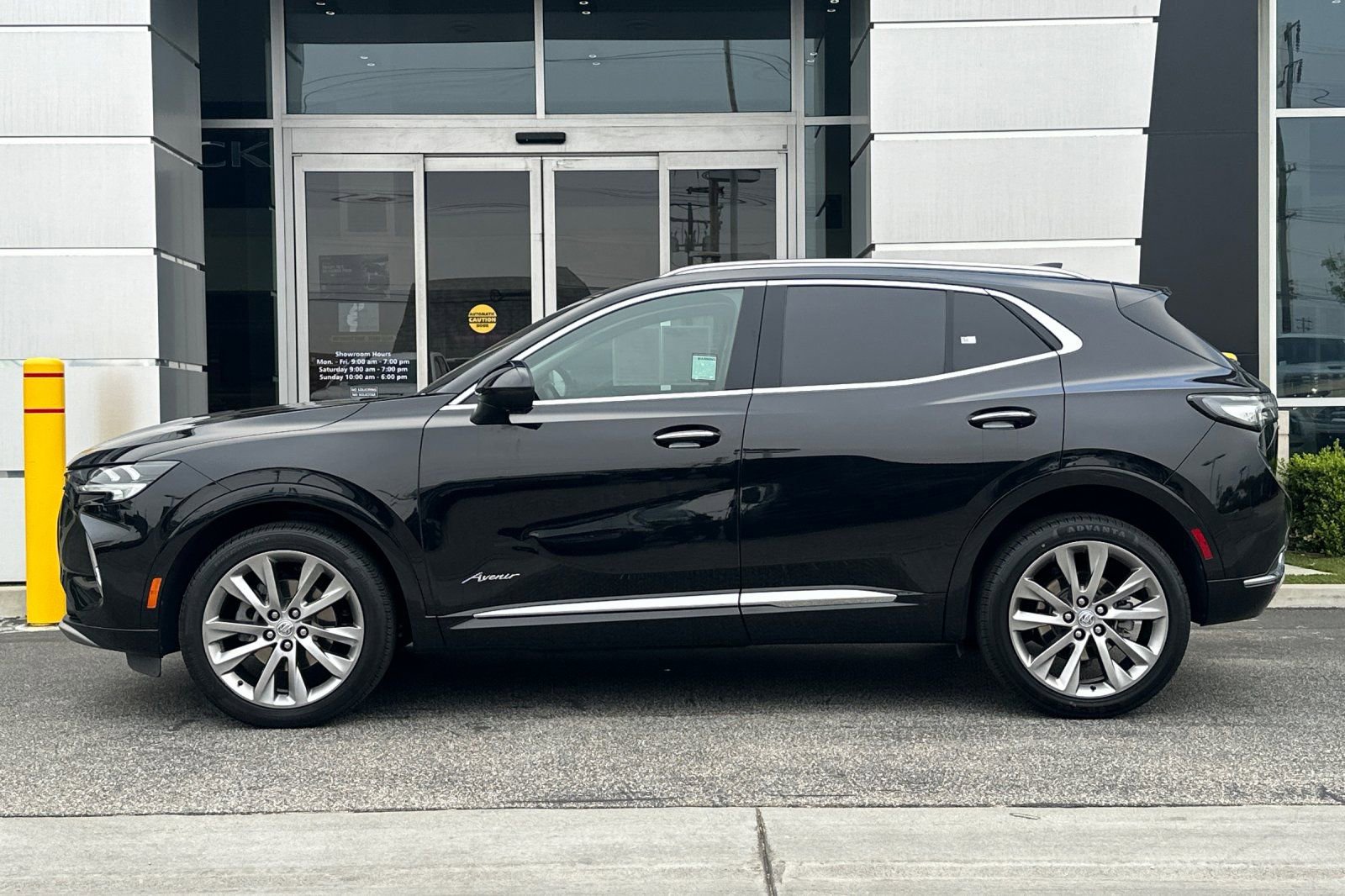 Used 2022 Buick Envision Avenir w/ Safety Package image 7