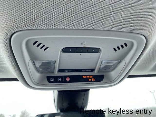 Used 2020 Chevrolet Traverse RS image 21