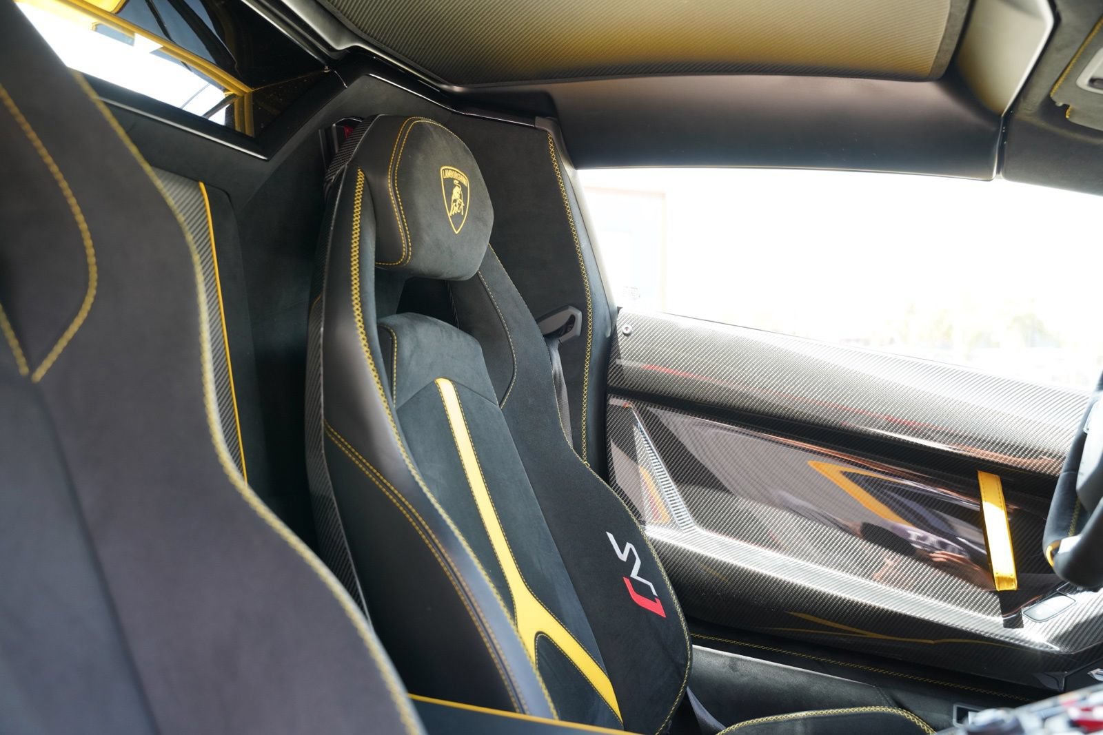 Used 2021 Lamborghini Aventador SVJ AWD/4WD image 75