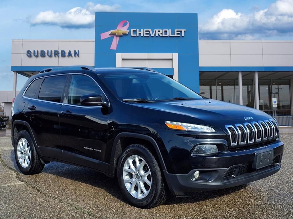 Used 2017 Jeep Cherokee Latitude w/ True North Edition image 3