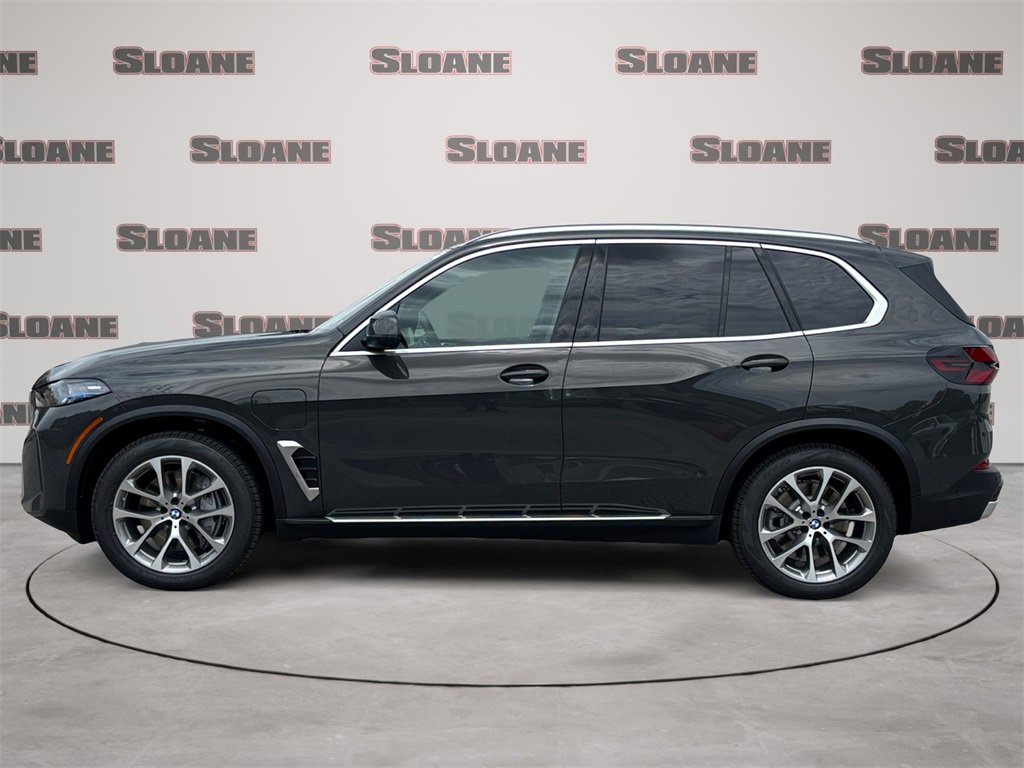 New 2026 BMW X5 xDrive50e image 2