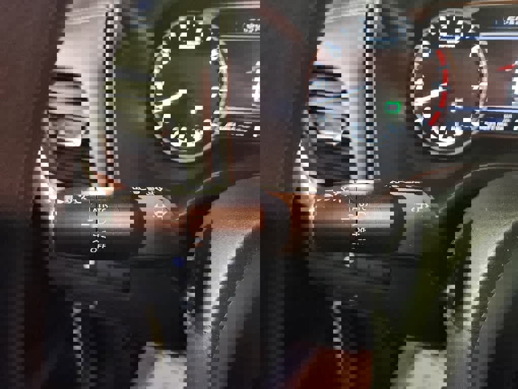 Used 2023 Nissan Rogue SV image 30